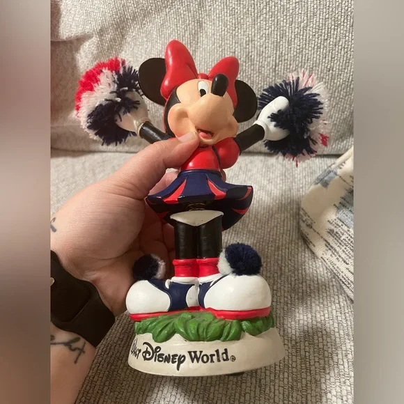 ✨Vintage Collectable Disney World Ceramic Minnie Mouse Cheerleader Bobble Head - Picture 9 of 9